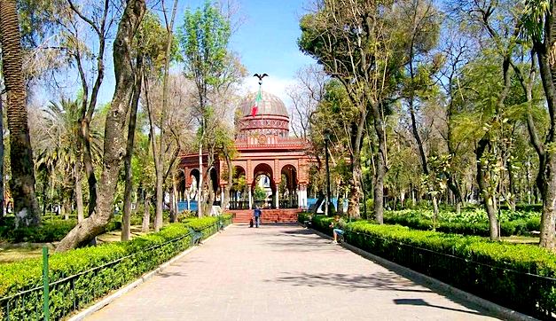 Kiosco Morisco en Santa María la Ribera
