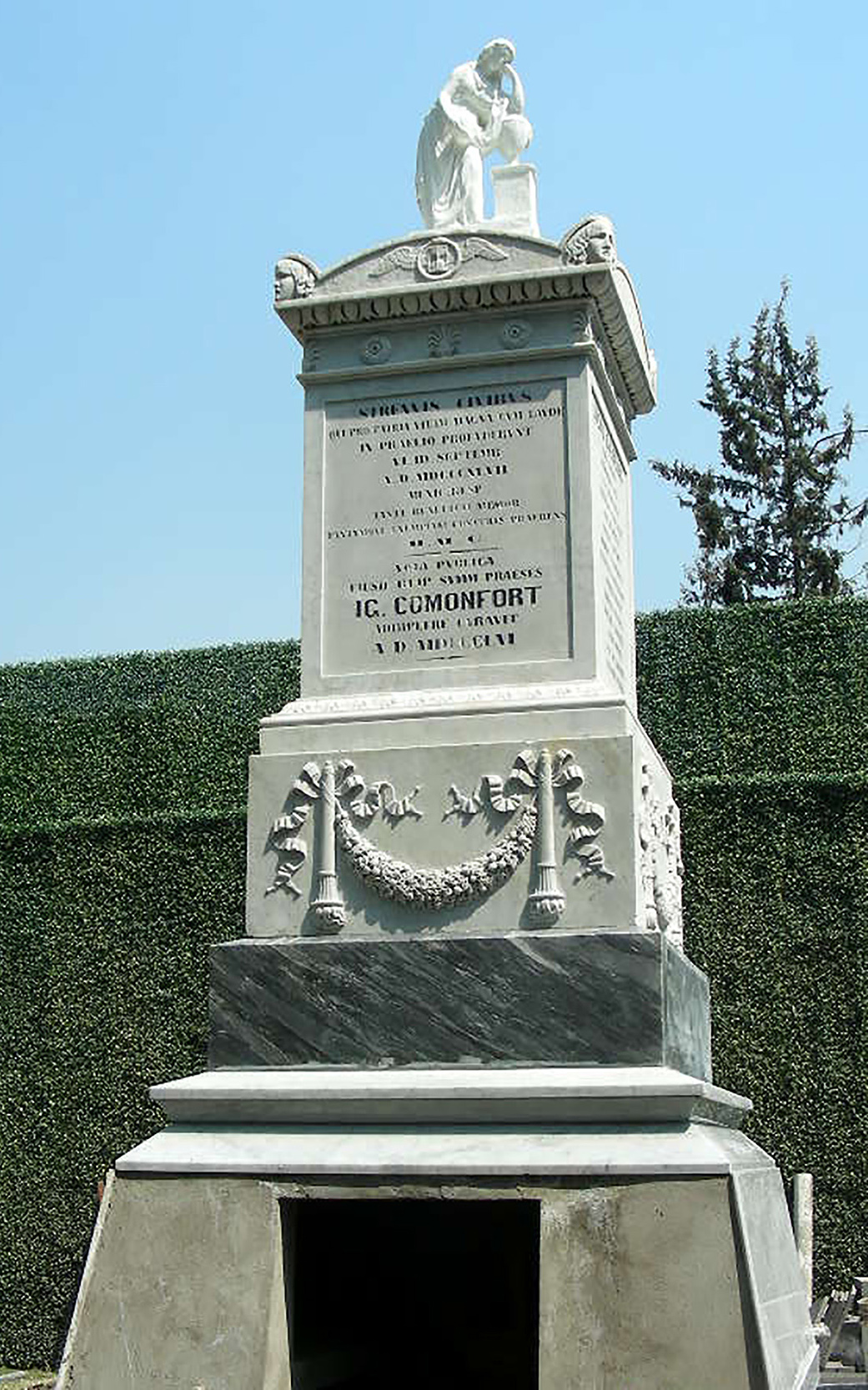 Monumento Funerario de la Batalla de Molino del Rey