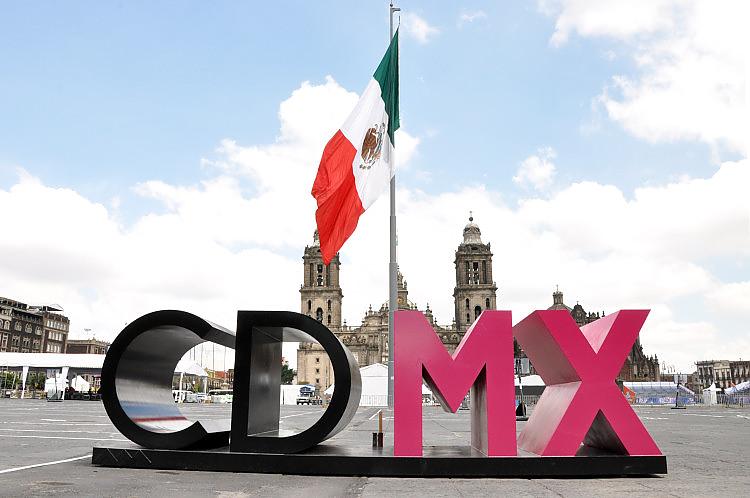Archivo:Letras de CDMX.jpg