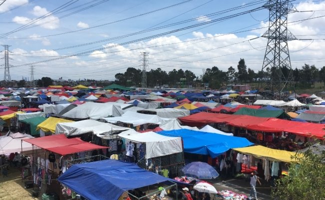 Tianguis Sta Cruz Meyehualco.jpeg
