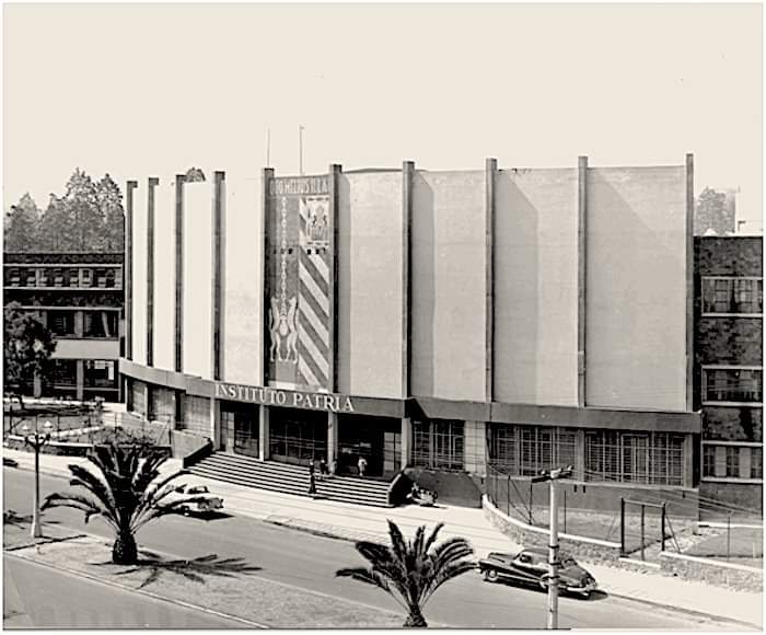 Archivo:Patria fachada.jpg