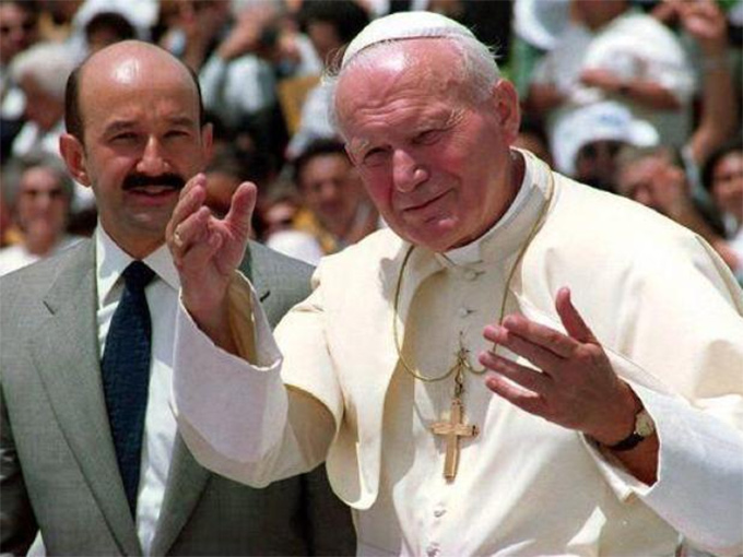 Juan Pablo II y el ex presidente Carlos Salinas de Gortari