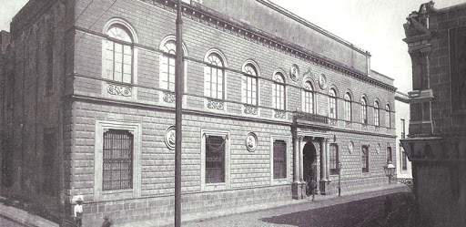 Archivo:Academia de San Carlos.jpg