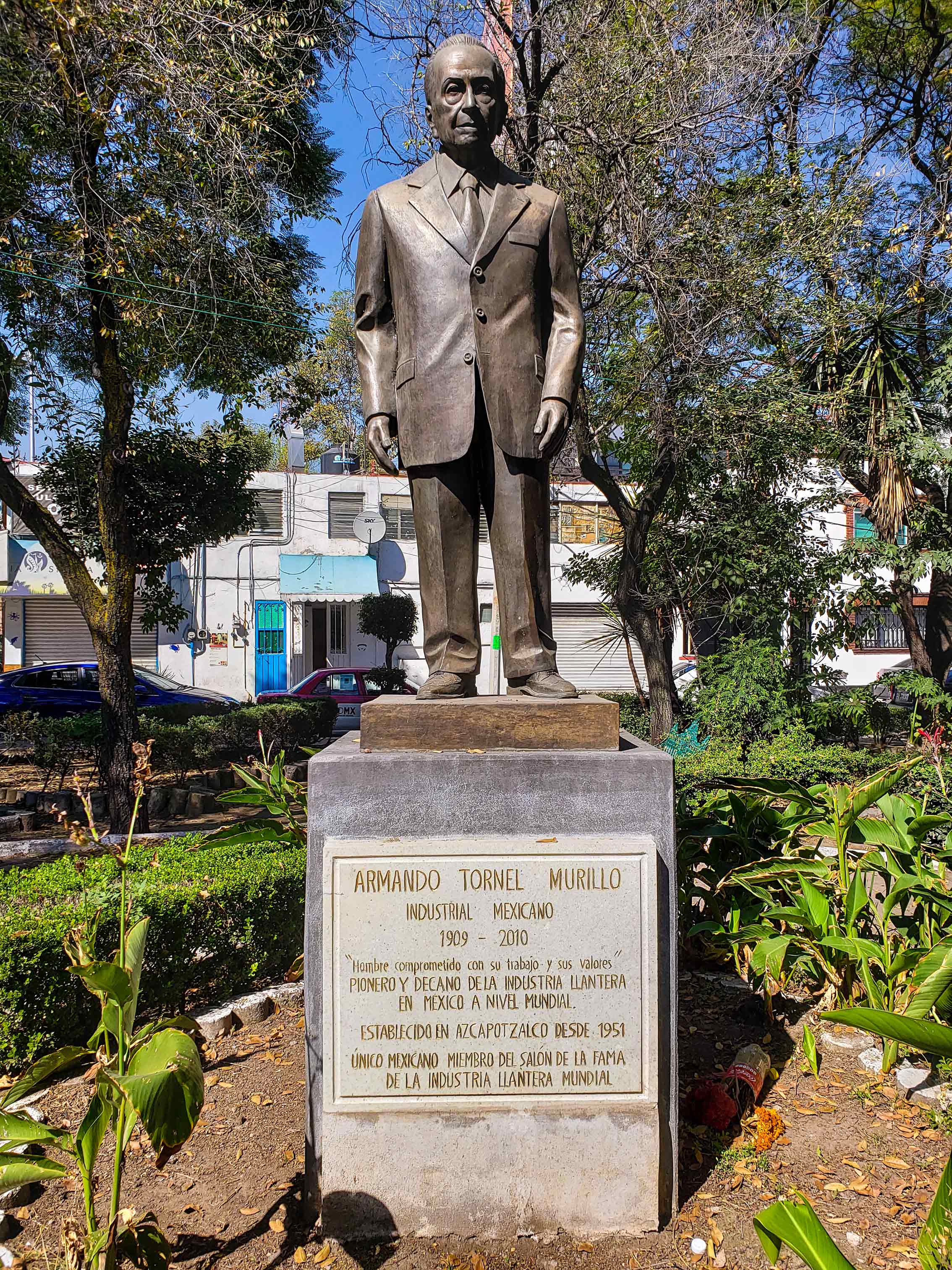 Monumento Armando Tornel Murillo