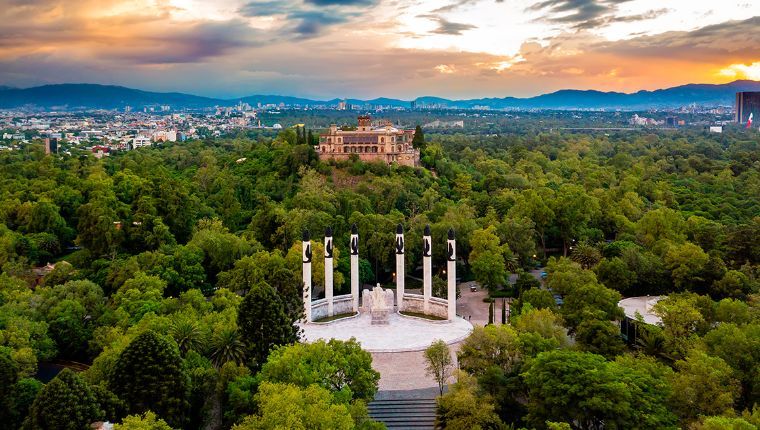 Chapultepec castillo y niños h.jpg