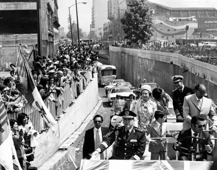 Reina Isabel II en México