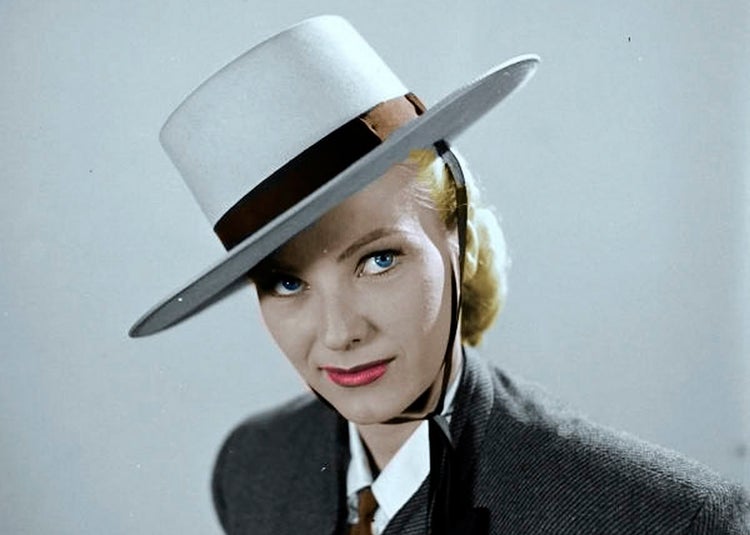 Archivo:Miroslava Stern.jpg