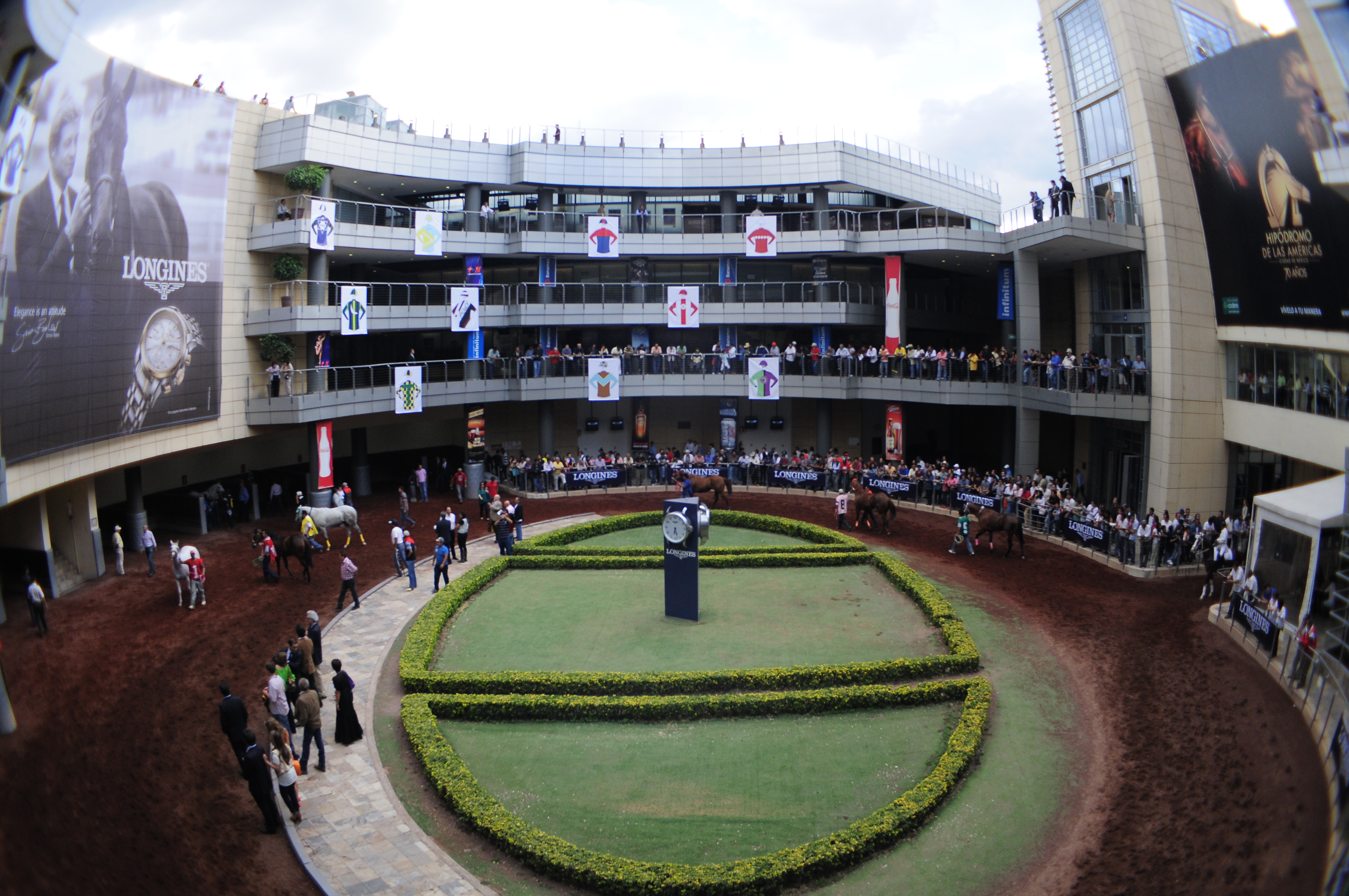 Hipódromo de las Américas Principal .jpg
