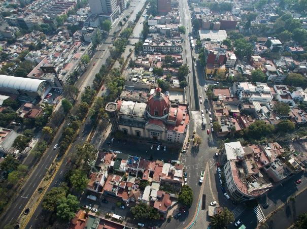 Archivo:Parroquia La Sabatina, Vista aérea.jpg