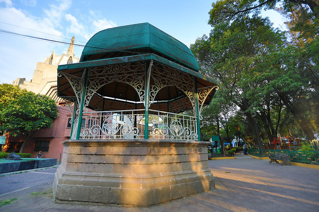 Archivo:Glorieta Mariscal Sucre 2.jpg