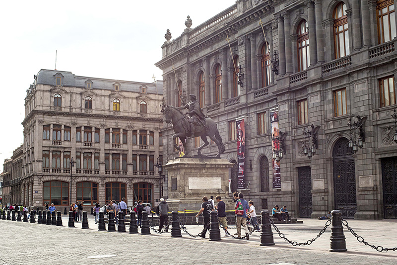 Plaza Manuel Tolsá