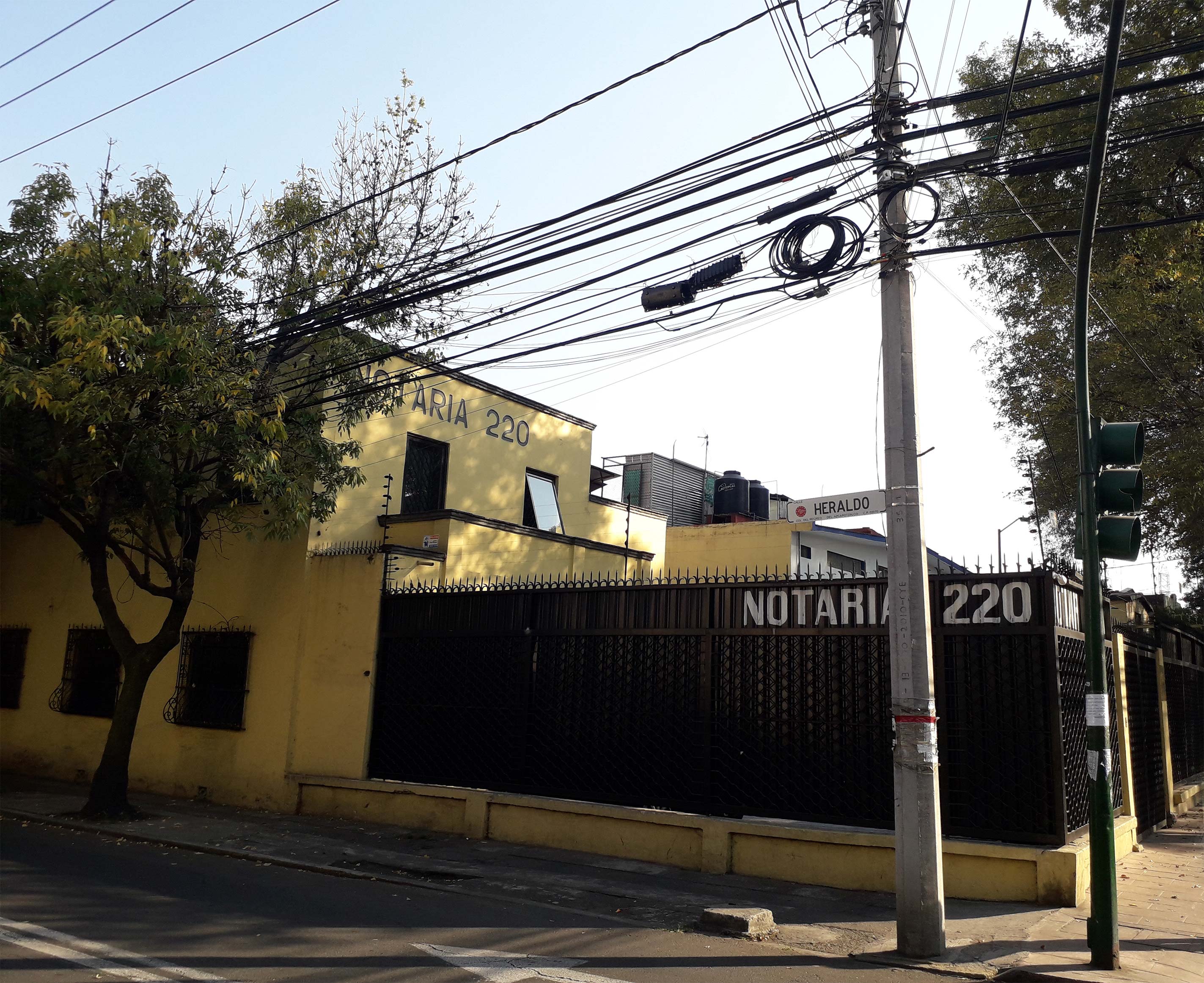 Notaria 220