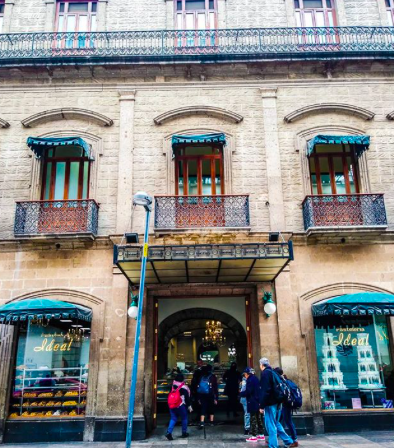 Archivo:Fachada Pastelería.png