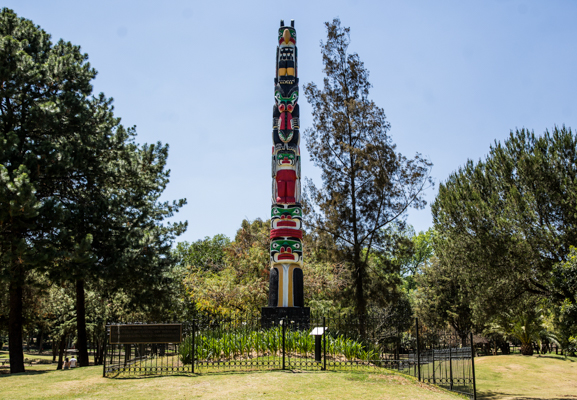 Archivo:Totem Canadiense.jpg