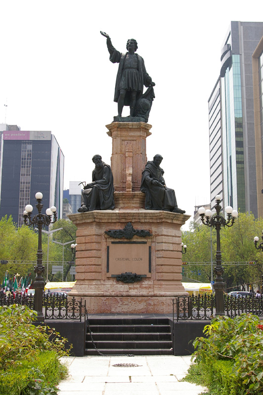Monumento a colon.jpg