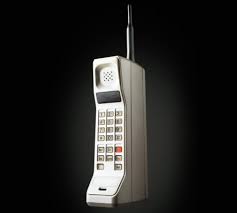 Primer teléfono celular