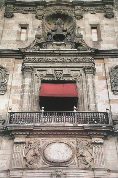 Archivo:Balcón central.jpg