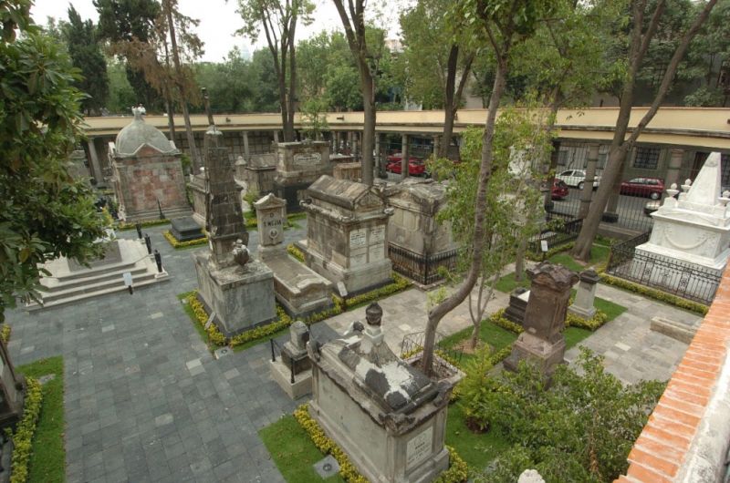 Archivo:Panteón San Fernando Principal.jpg