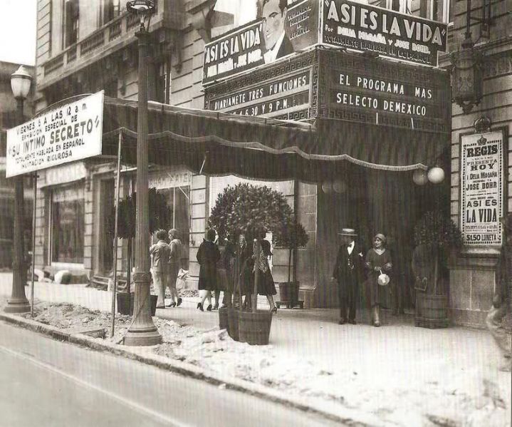 Archivo:Cine Regis.jpg