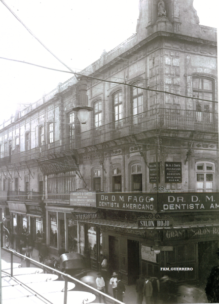 Archivo:Salonrojo.png