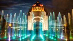 Monumento a la Revolución Tomar Fotos.jpg