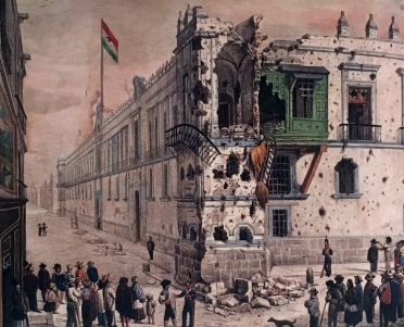 Vista del torreón sur de Palacio Nacional de México, después de la jornada del 15 al 27 de julio 1940. El balcón de madera correspondía a las habitaciones privadas del presidente.