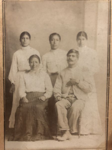 Archivo:Hermanos Piña.jpg