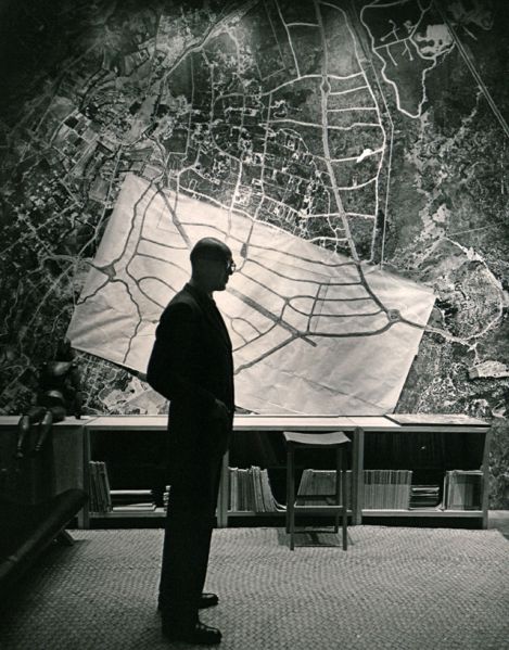 Archivo:Luis Barragan Jardin.jpg