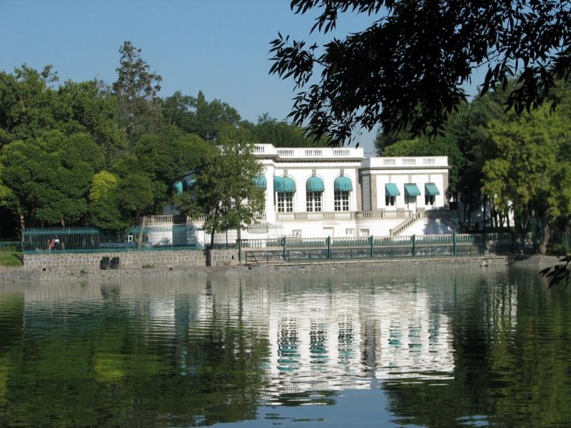 Archivo:CasadelLago.jpg