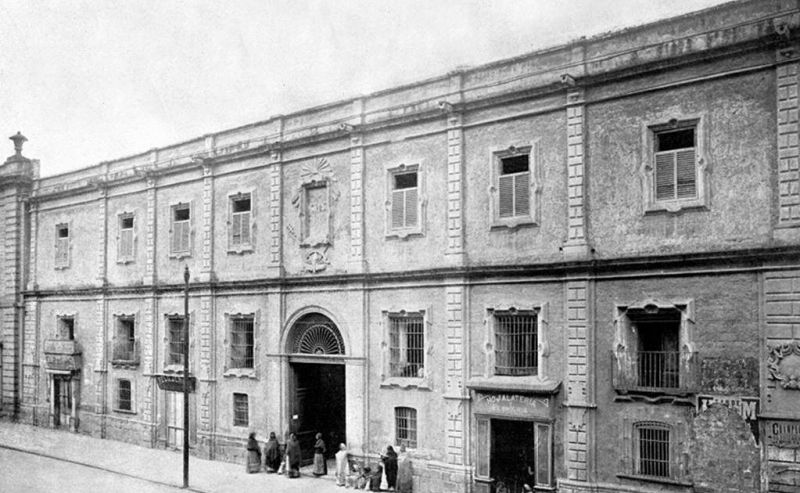 Archivo:Ciudad calle tacuba 3.jpg