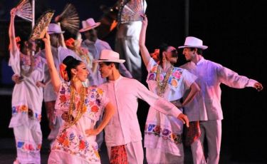 Ballet folklórico de México.jpg