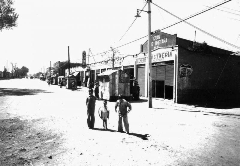 Archivo:Cine Bretaña.jpg