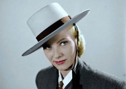 Miroslava Stern.jpg