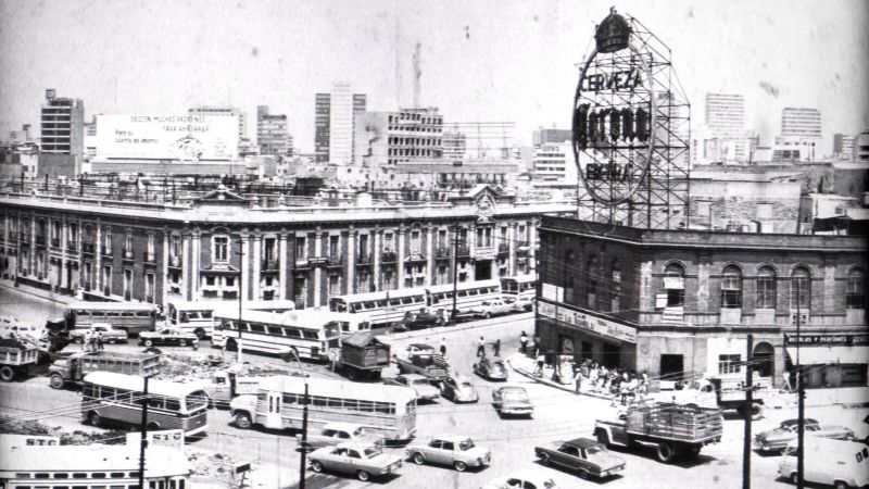 Archivo:Avenida Bucareli .jpg