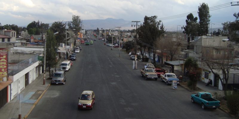 Archivo:Avenida Tláhuac Principal .jpg