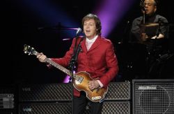 Paul McCartney 2012 Zócalo.jpg