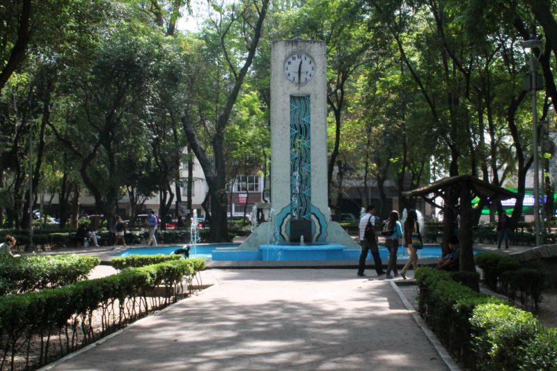 Archivo:Parque España CDMX Condesa.jpeg