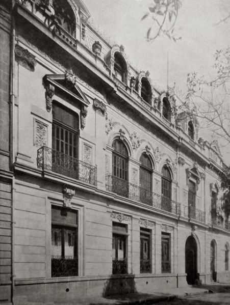 Archivo:SAM 4117'Compr.jpg