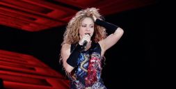 Shakira presentando en la Ciudad de México