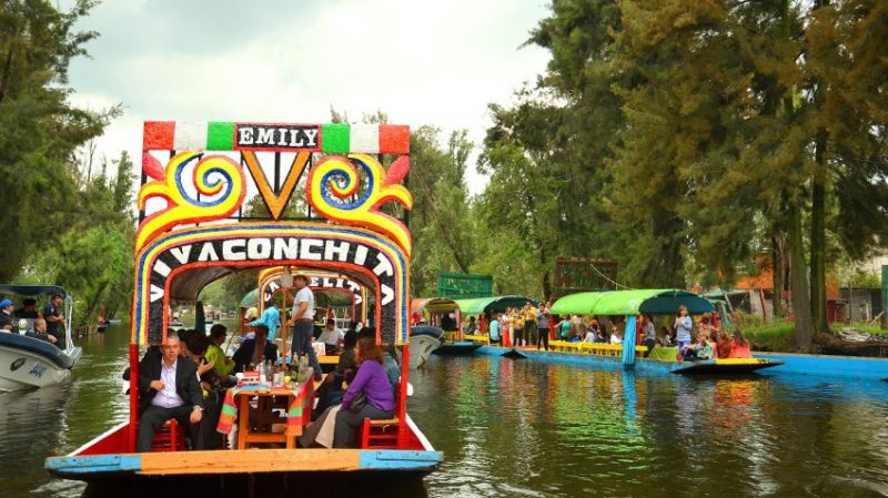Archivo:Domingo-festivo-en-xochimilco.jpg